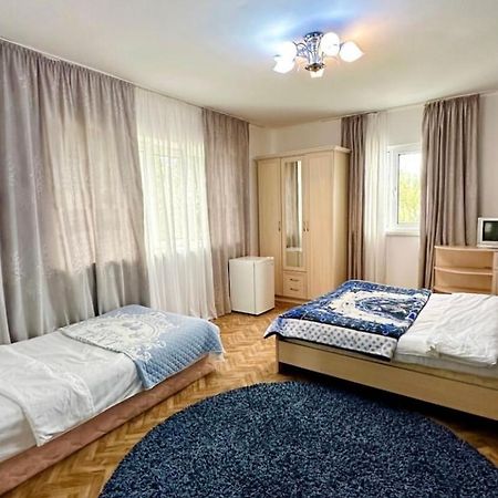 Chilling House Hotel Чолпон-Ата Екстериор снимка