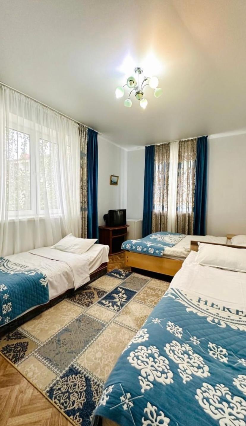 Chilling House Hotel Чолпон-Ата Екстериор снимка